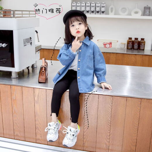 Snoopy [1283 rachat] Girls Denim 2025 Vêtements de printemps Nouveaux chemises pour enfants décontractés et à la mode