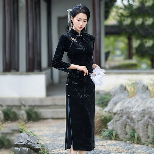 Timochi retro catwalk cheongsam Chinese style high-end 2024 new autumn and winter stretch velvet long improved women's slim long sleeves black 2XL