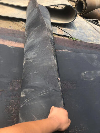 Old nylon conveyor belt cattle and sheep trough rubber plate paving car bottom wear-resistant rubber mat workshop floor flat steel wire about 95 cm (810 thick) price per meter