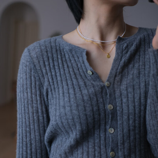 Junbu Pure Gold Customized Gold Circle Pendant with Lights and Umbrella in the Dark and Rainy Days, 18K Gold Necklace, Single Pendant Approximately 0.66-0.68g