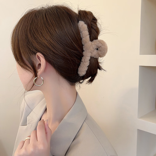 Shuhemu plush hairpin hairpin for the back of the head, high-end large shark hairpin for girls with multiple hairpins, A02 plush dark coffee (11CM)