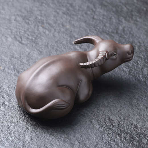 Fat Donglai's same tea pet, purple clay buffalo ornaments, cow turns to heaven and earth tea, zodiac cow, exquisite tea table, treasure ceramics, purple clay buffalo (red)