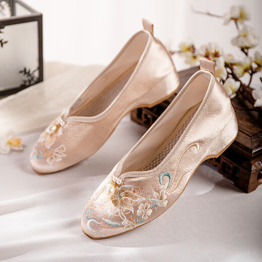 Qiaojiati Spring and Autumn Single Shoes Ethnic Style Retro One-Playing Thick Heel Old Beijing Cloth Shoes Women's Embroidered Shoes with Cheongsam Shoes /Qiongying //White 35