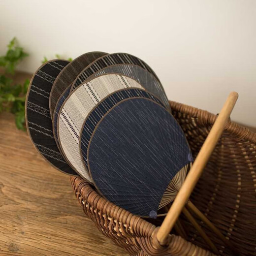 [9755 People Recolect] Fan de ronda Fan Fan Bamboo Summer Cotton Linen Cloth Classical Palm Fan China Handmade Palace Buddhist como Destino [Color aleatorio]