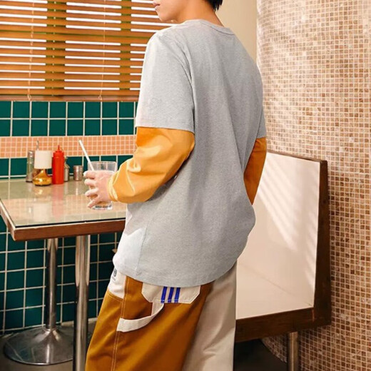 阿迪达斯 （adidas）短袖男装女装 2025新款健身跑步透气运动服情侣款舒适休闲圆领t恤 IP3887 M