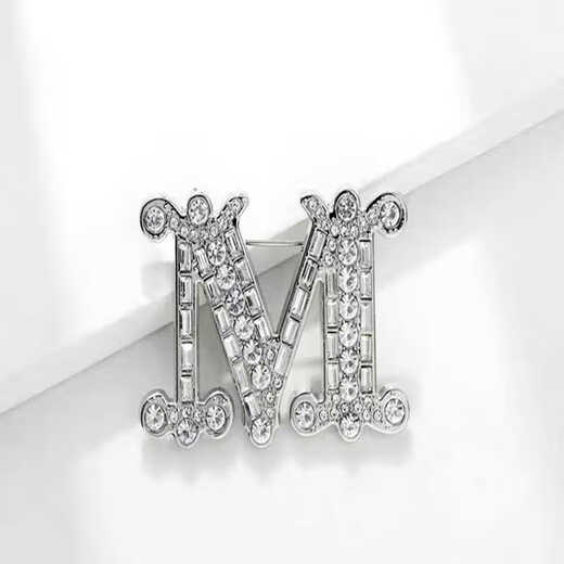 WOUGM letter coat suit pearl brooch high-end exquisite fashion women's corsage small design gold brooch