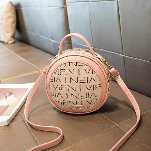 Vogelscheuche Herbst und Winter vielseitige kleine Tasche für Frauen 2024 Neue trendige Internet-Promi kleine runde Tasche französische Textur beliebtes One-Shoulder-Crossbody-Taschenbrief Kaffee mit Brown