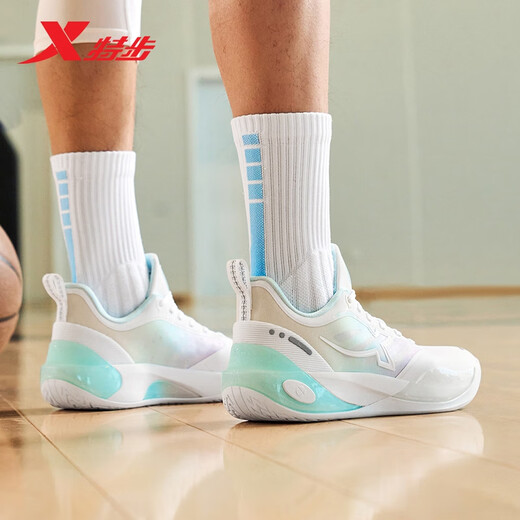 Xtep Light Strike 3 generation winter men's basketball shoes men's lightweight, stable and high-rebound guard practical sports shoes