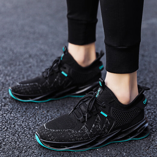 2025 new casual shoes men's breathable thin shoes men's trendy mesh shoes sports shoes running shoes blade shoes black and blue 40