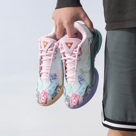 耐克（NIKE）男鞋 25夏季新款运动鞋LEBRON 22詹姆斯22缓震耐磨场上实战篮球鞋 FZ1098-100 39