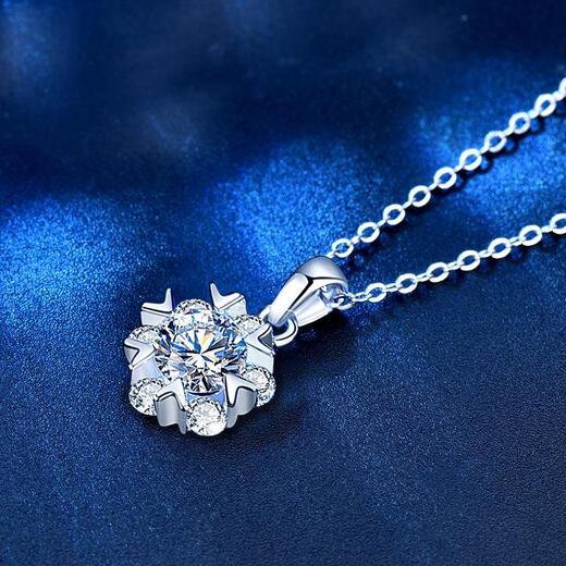 Pt950 platinum snowflake necklace for women, moissanite pendant, white gold clavicle chain, niche design, gift for girlfriend, light luxury snowflake pendant, 2 carat + o-shaped chain