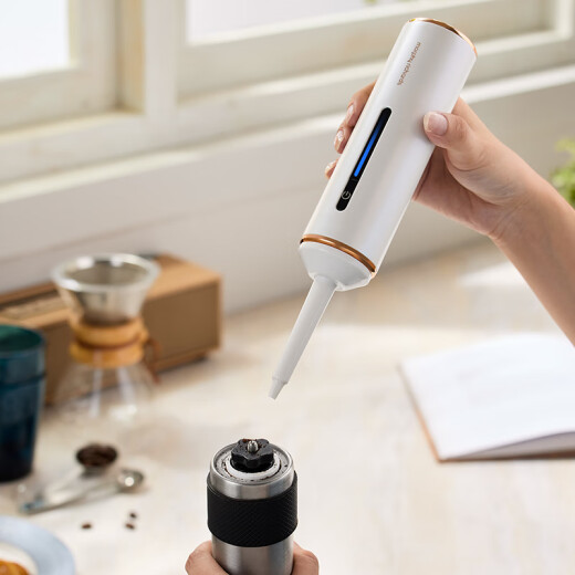 摩飞电器车载家用吸尘器强力大吸力手持无线吸尘器吸吹一体车家两用MR3937 白色