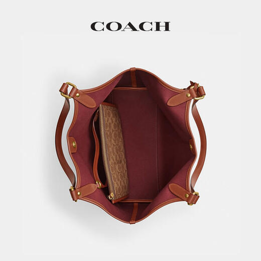 COACH gift classic logo DAY hidden buckle tote bag shoulder bag large capacity retro crossbody bag winter women's bag B4/brown caramel color (new version)