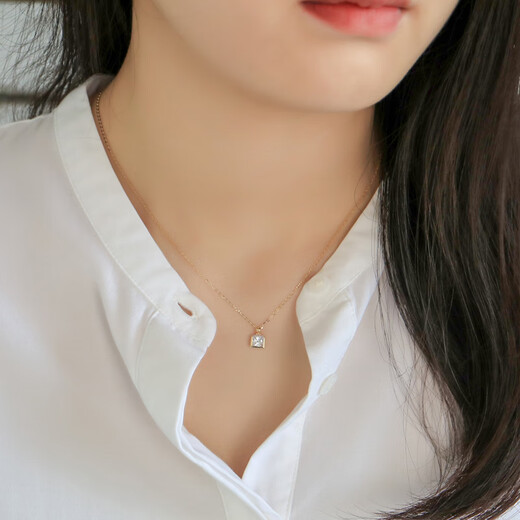 Changju JIN pure 14K gold pendant, small and elegant perfume bottle necklace, women's shiny square zirconium clavicle chain, 14K gold pendant, chain not included