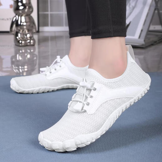 McCann indoor fitness shoes for men and women, non-slip and wear-resistant jump rope shoes, shock-absorbing yoga shoes, comprehensive training shoes, breathable aerobics shoes, white 38