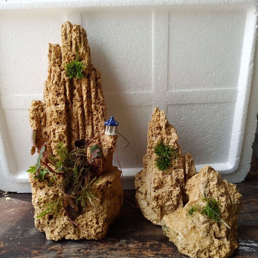 Water-absorbing stone bonsai rockery natural water-absorbing stone water-absorbing stone bonsai rockery bonsai strange stone original stone micro landscape construction height 10 cm does not include the pot with stones and moss