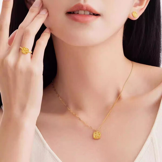 Canxian 18K gold brushed love sugar cube gold pendant light luxury sweet necklace sparkling pendant 0.8g love sugar cube pendant + 18k necklace