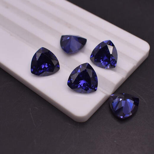 Tanzanite sapphire bare stone mulberry sapphire tanzanite triangle mulberry stone ring surface sapphire blue blue ring 12X12MM