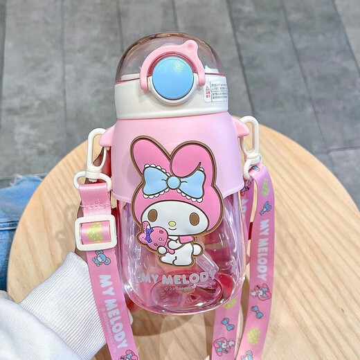 Hkmllujunni Kulomi Water Cup pour filles avec une paille pour enfants de grande valeur Tritan Kulomi-691 ml avec une sangle 0 PCS * Définir les outils de nettoyage + décoration 3D *