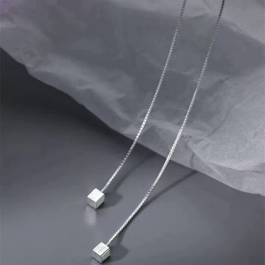 Guanpuge Fat Donglai same style pt950 platinum ear wire PT950 female new style tassel temperament ear piercing platinum long earrings platinum square ear wire