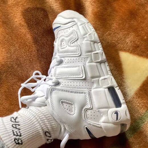 Nike (Nike) Offizielle Frauenschuhe Pippen Air Schwarz-Weiß Trendy Retro Sports Schuhe Basketballschuhe DH9719-100 Weiß/kleiner blauer Haken 36