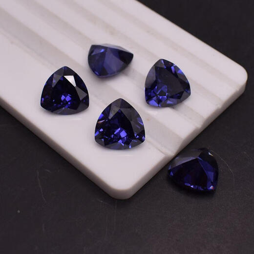 Tanzanite sapphire bare stone mulberry sapphire tanzanite triangle mulberry stone ring surface sapphire blue blue ring 12X12MM