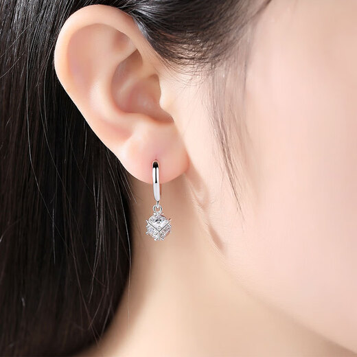 Guanpu Pavilion Fat Donglai's same style pt950 platinum earrings for women Moissanite Rubik's Cube ear buckle style simple long earrings platinum platinum Rubik's Cube earrings