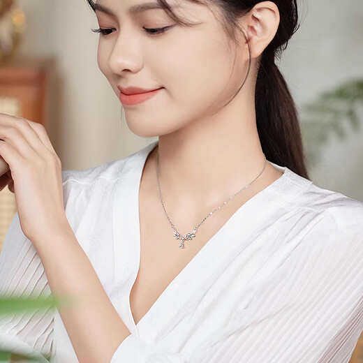 Lao Fengxiang Sui Sui Ping An silver necklace for women, light luxury, versatile and high-end wedding anniversary gift for girlfriend and wife Sui Sui Ping An Necklace - greeting card/customized engraving