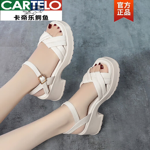 卡帝乐鳄鱼（CARTELO）一字带方根粗跟凉鞋女2024夏季新款时尚露趾松糕厚底百搭时装女鞋 2677米白 35