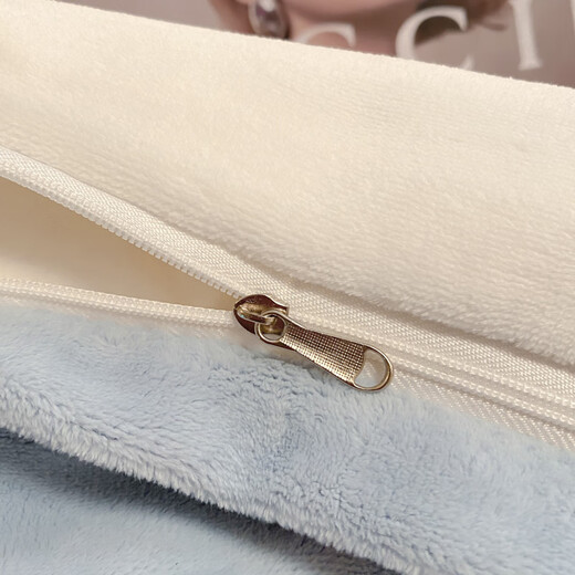 Red bean milk velvet quilt cover 150x200cm single piece winter thickened warm double quilt cover coral velvet bed four-piece set milk white + baby blue double-sided warm velvet thermal storage and warmth single quilt cover-200x230cm