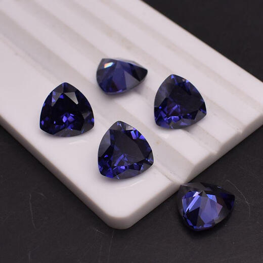 Tanzanite sapphire bare stone mulberry sapphire tanzanite triangle mulberry stone ring surface sapphire blue blue ring 12X12MM