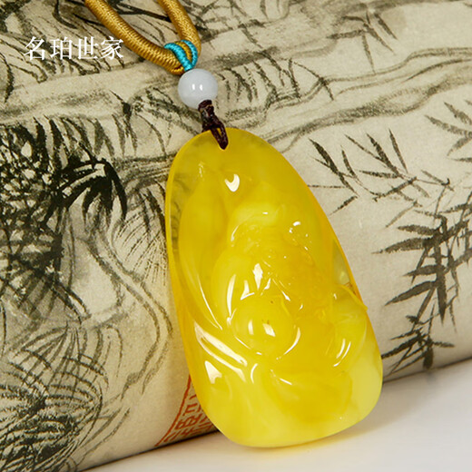 Famous family beeswax pendant natural amber carved lotus, rich and auspicious pendant without optimization beeswax pendant gift