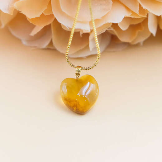 Shumo 18k gold buckle clavicle chain heart-to-heart love pendant beeswax peach heart carved heart-shaped piece