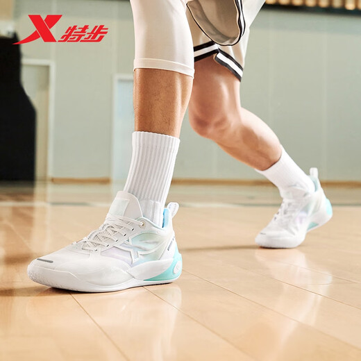 Xtep Light Strike 3 generation winter men's basketball shoes men's lightweight, stable and high-rebound guard practical sports shoes