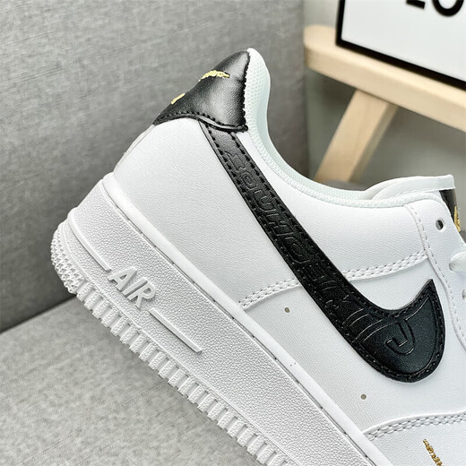 AJ Site Web officiel 丨 Brand Code Break 丨 Chaussures pour hommes Air Force No. 1 Chaussures de hauteur intérieure pour les chaussures pour hommes et femmes pour hommes, blancs, noirs et or 41 (255 mm)