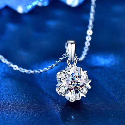 Pt950 platinum snowflake necklace for women, moissanite pendant, white gold clavicle chain, niche design, gift for girlfriend, light luxury snowflake pendant, 2 carat + o-shaped chain