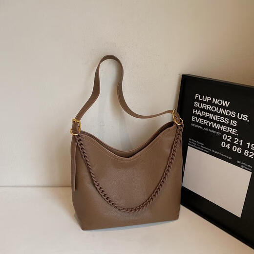 Nanbowan large capacity bag for women new niche 2025 design simple chain one-shoulder crossbody bag for work commuting tote TR6169 black