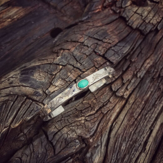 Tomihisa Indian men and women fashion carved arabesque bracelet turquoise 18k gold 950 silver non-Washimi Takahashi northworks