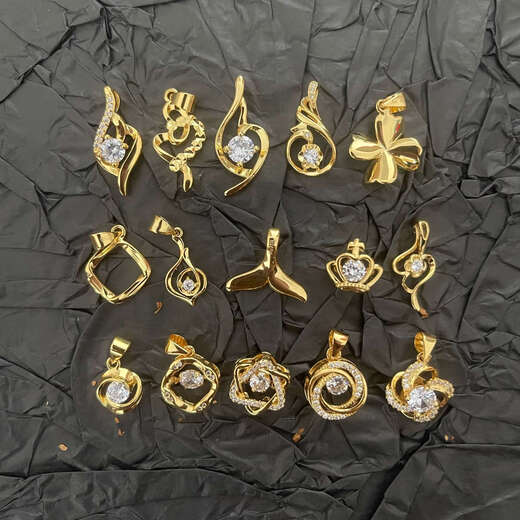 Shumo 18K gold pendant women's gold necklace single pendant single gold clavicle chain single pendant without chain 18k gold (crown)