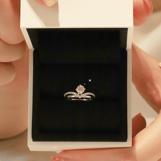 Pt950 platinum princess crown moissanite diamond ring ring design sense couple ring Chinese Valentine's Day gift for girlfriend No. 8 light luxury princess crown 0.5 carat