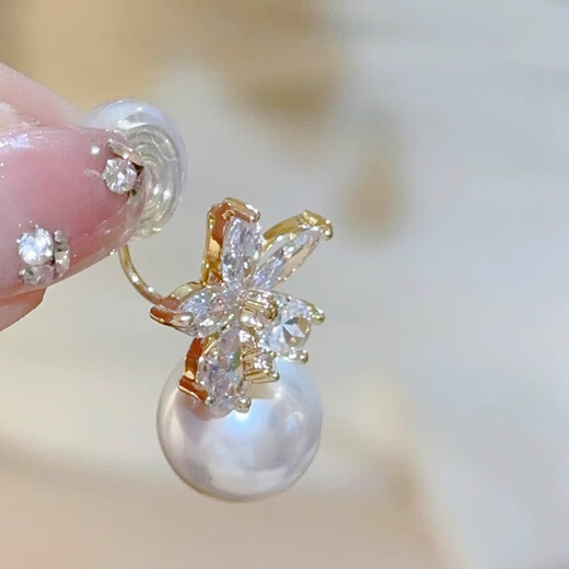Luxurious and gentle French sweet ear clips for women without pierced earrings earrings for women flower imitation pearl mosquito coil earrings gift ear clip style without piercing