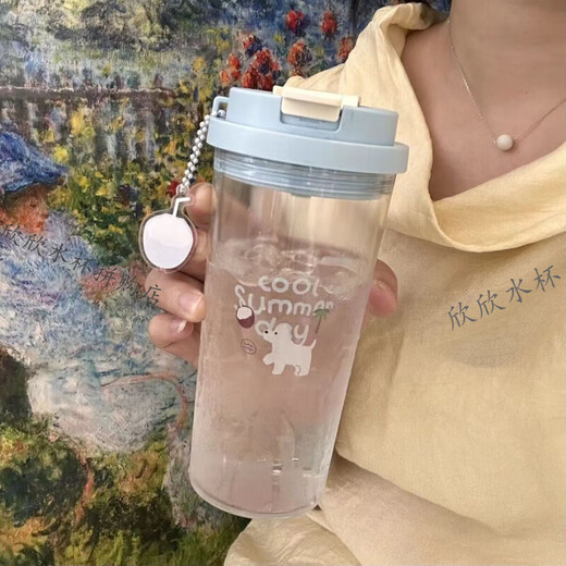 Tasse d'eau avec beaux looks et boissons doubles pour les étudiants, mignon chien de coco, filles portables d'été paille en plastique tasse portable tasse d'accompagnement [pendentif + double boisson] laiteux bleu d'été 688 ml de tasse [envoyer des autocollants]