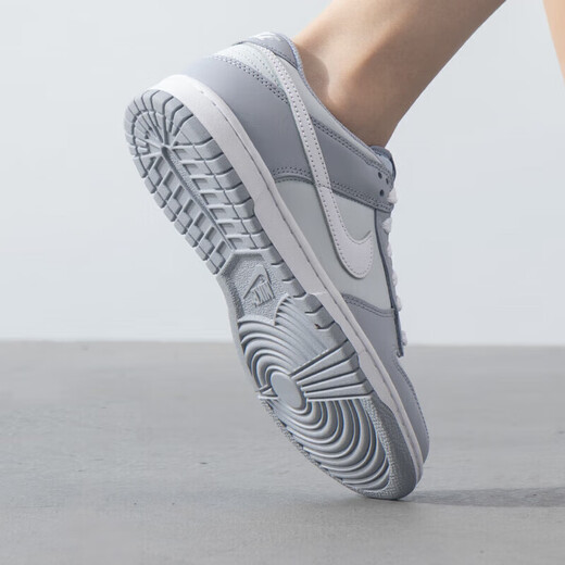 Nike (Nike) zapatos casuales zapatos para mujeres 2025 Nuevos zapatos deportivos de verano Dunk Low Top Shoes DH9765-001 DH9765-001 Platino/blanco/lobo gris 35.5