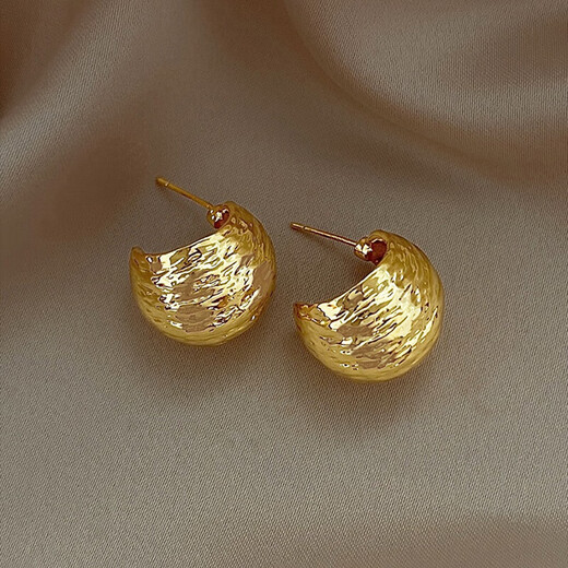 Metal pleated earrings for women, niche design, irregular earrings, 2024 new trendy simple earrings, golden irregular pleated earrings, one pair