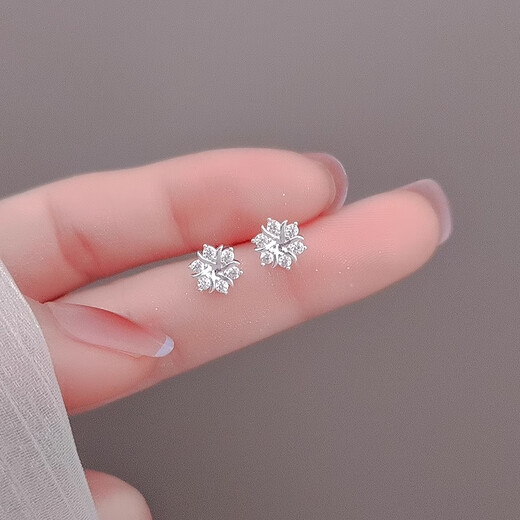Grace GirlGrace brand earrings, women's edelweiss earrings design, practical birthday gifts for girlfriends and wives, platinum edelweiss earrings (SF Express)