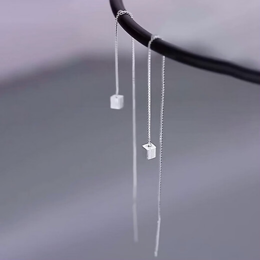 Guanpuge Fat Donglai same style pt950 platinum ear wire PT950 female new style tassel temperament ear piercing platinum long earrings platinum square ear wire