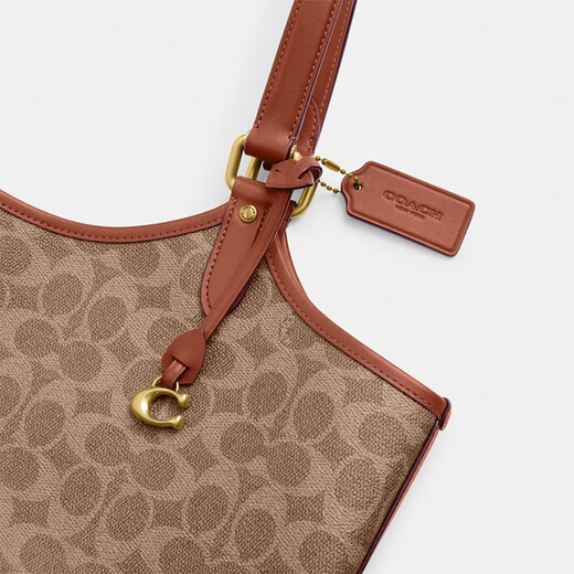 COACH gift classic logo DAY hidden buckle tote bag shoulder bag large capacity retro crossbody bag winter women's bag B4/brown caramel color (new version)
