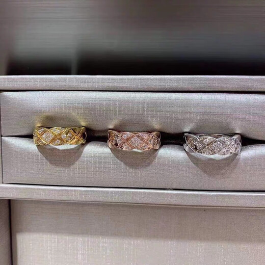 Micro-gift 18K gold ring for women rose gold platinum rhombus pattern coco ring gold couple ring wedding ring versatile wide version rose gold without diamonds