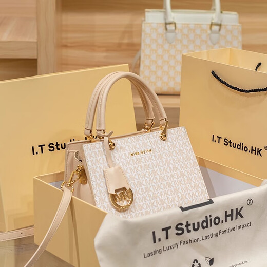 New Year's gift Hong Kong light luxury brand genuine leather bag women's commuter handbag middle-aged mother's crossbody bag off-white high-end gift bag practical girl's birthday gift for girlfriend and wife