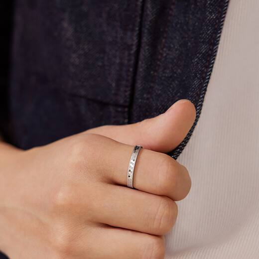 Lukfook Jewelry platinum 950 fish scale pattern platinum ring men's and women's glossy couple ring single price F63TBPR0016 No. 16-4.13g (including labor cost 384 yuan)